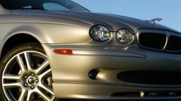 Jaguar X-type - widok z przodu