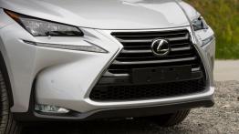 Lexus NX 200t (2015) w Seattle - grill