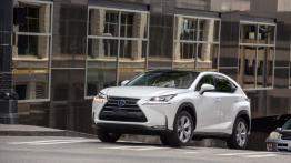 Lexus NX 300h (2015) w Seattle - widok z przodu