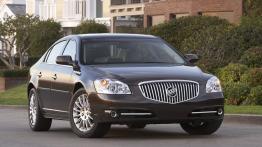 Buick Lucerne - widok z przodu