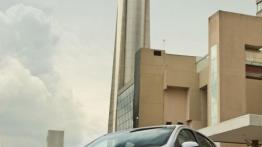 Fiat Palio 1.6 Essence - widok z przodu