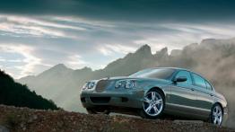 Jaguar S-Type - widok z przodu