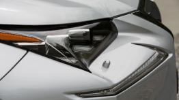 Lexus NX 200t (2015) w Seattle - prawy przedni reflektor - wyłączony