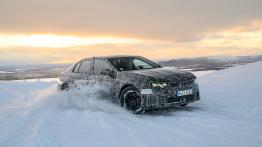 Nowe BMW i3 Neue Klasse: Oficjalne dane techniczne i finałowy szlif w Arktyce