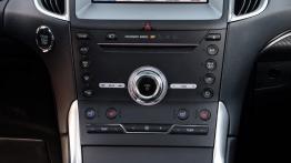 Nowy Ford Edge debiutuje z nowym silnikiem EcoBlue Bi-Turbo 238 KM i z innowacyjnymi rozwiązaniami wspierającymi kierowcę