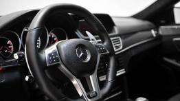 Brabus E63 AMG 850 pokazuje swoje możliwości - Mercedes Klasa E