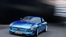 Mercedes SLS AMG Electric Drive - widok z przodu