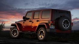 Jeep Wrangler Altitude - widok z tyłu