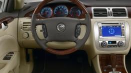 Buick Lucerne - kokpit