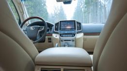 Toyota Land Cruiser V8 - auto z półki wyższej niż inne