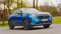 Peugeot 3008 Hybrid 2026 GT Exclusive  - przód - reflektory w³±czone