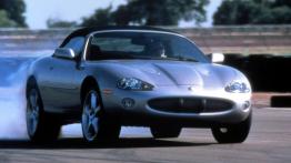 Jaguar XKR Silverstone - widok z przodu
