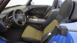 Nowa Honda S2000 dostanie silnik umieszczony centralnie?