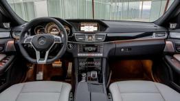 Modele AMG z napędem na obie osie biją rekordy popularności - Mercedes Klasa E