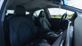 Toyota Camry XV70 Hybrid Executive - fotel pasa¿era, widok z przodu