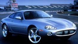 Jaguar XKR Silverstone - widok z przodu