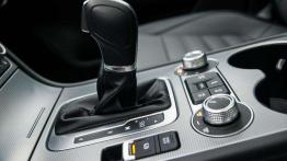 Volkswagen Touareg 3.0 V6 TDI 262 KM - nomad w mieście