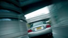 Jaguar S-Type - widok z tyłu