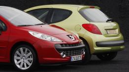 Peugeot 207 Berline - zderzak tylny