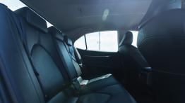 Toyota Camry XV70 Hybrid Executive - tylna kanapa