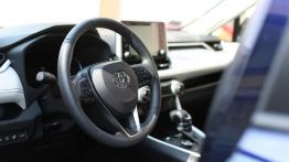 Toyota RAV4 AWD-i Hybrid – czy napęd ma jeszcze znaczenie?