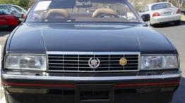 Cadillac Allante - widok z przodu