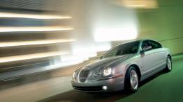 Jaguar S-Type - widok z przodu