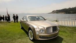 Bentley Mulsanne - widok z przodu