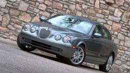 Jaguar S-Type - widok z przodu