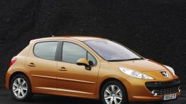 Peugeot 207 Berline - prawy bok