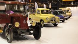 Salon Retromobile – Renault świętuje 120 lat Easy Life