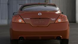 Nissan Altima Coupe - widok z tyłu