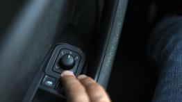 Cofanie i parkowanie z zamkniętymi oczami – systemy wspomagania parkowania w Skodzie