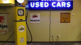 Z motoryzacją w tle