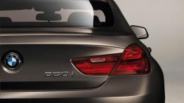 BMW serii 6 Gran Coupe - prawy tylny reflektor - wyłączony