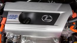 Lexus NX 300h (2015) w Seattle - silnik