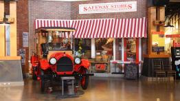 Z motoryzacją w tle