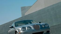 Jaguar S-Type - widok z przodu