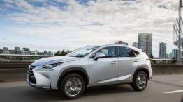 Lexus NX 200t (2015) w Seattle - lewy bok