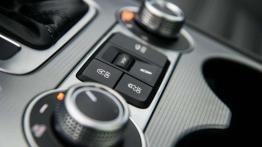 Volkswagen Touareg 3.0 V6 TDI 262 KM - nomad w mieście