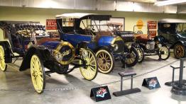 Z motoryzacją w tle