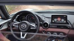 Mazda MX-5 RF – Trochę cabrio, trochę coupe