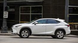 Lexus NX 300h (2015) w Seattle - lewy bok