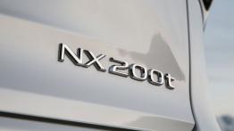Lexus NX 200t (2015) w Seattle - emblemat