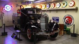 Z motoryzacją w tle