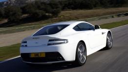 Aston Martin V8 Vantage S Coupe - widok z tyłu