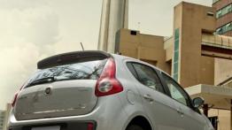 Fiat Palio 1.6 Essence - widok z tyłu