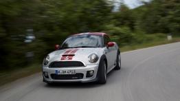 Mini Coupe - przód - reflektory włączone