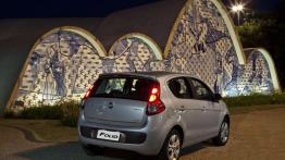 Fiat Palio 1.6 Essence - widok z tyłu