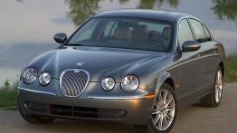 Jaguar S-Type - widok z przodu